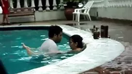 Deux garçons jouaien ...
