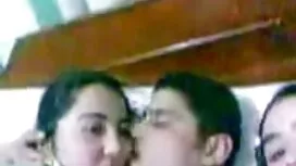 Étudiant femme couga ...