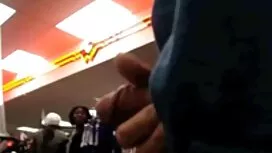 Un homme dur a déchi ...