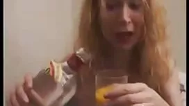 La salope a pris la  ...