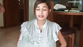 Le mec baise la pute ...