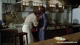 Deux filles, L'une e ...