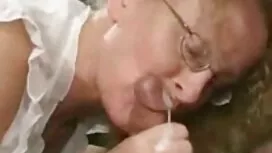 Elle a répandu une b ...